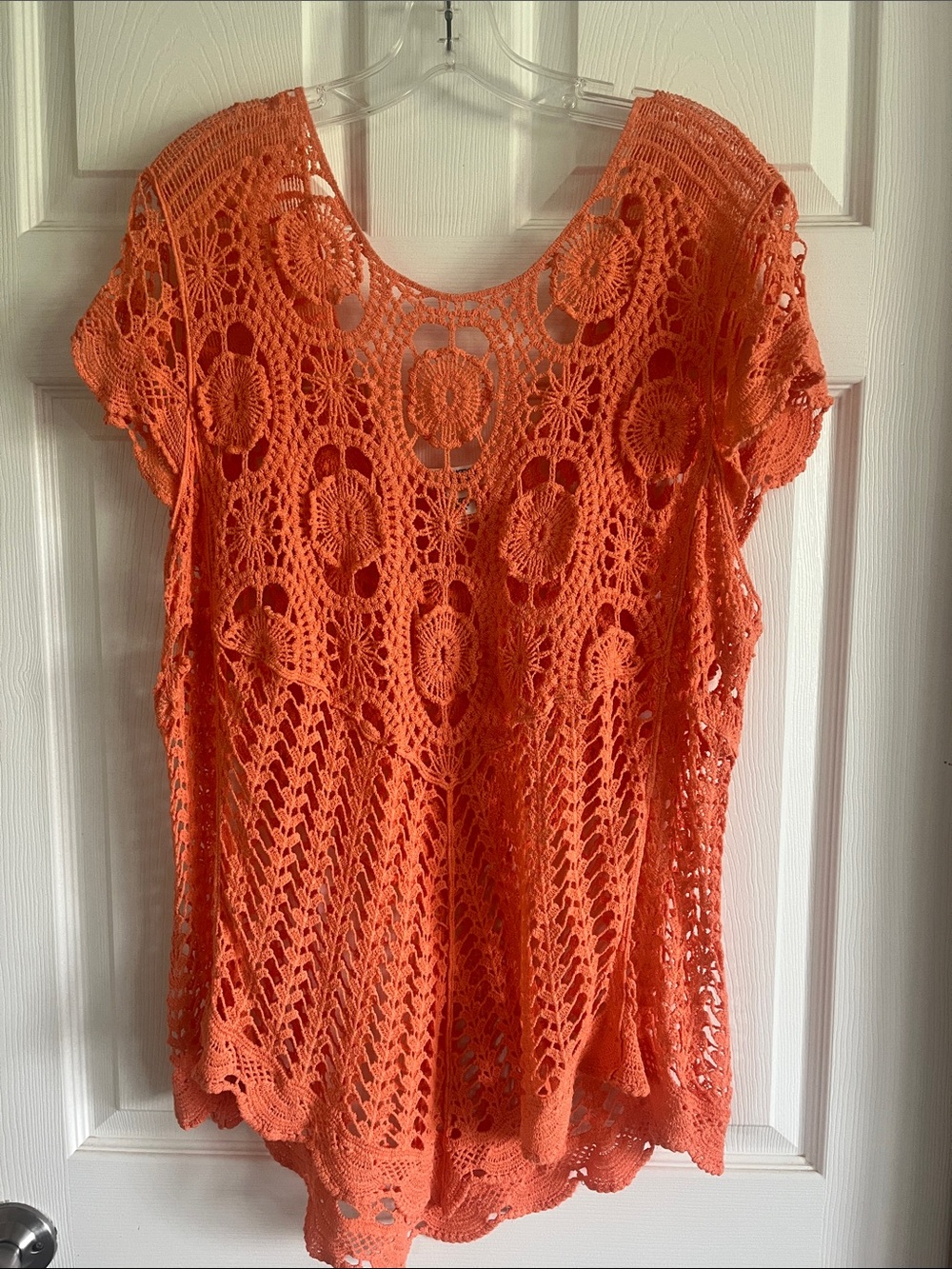 Crochet Lace Short Sleeve Top - Orange.    Size 26/28W